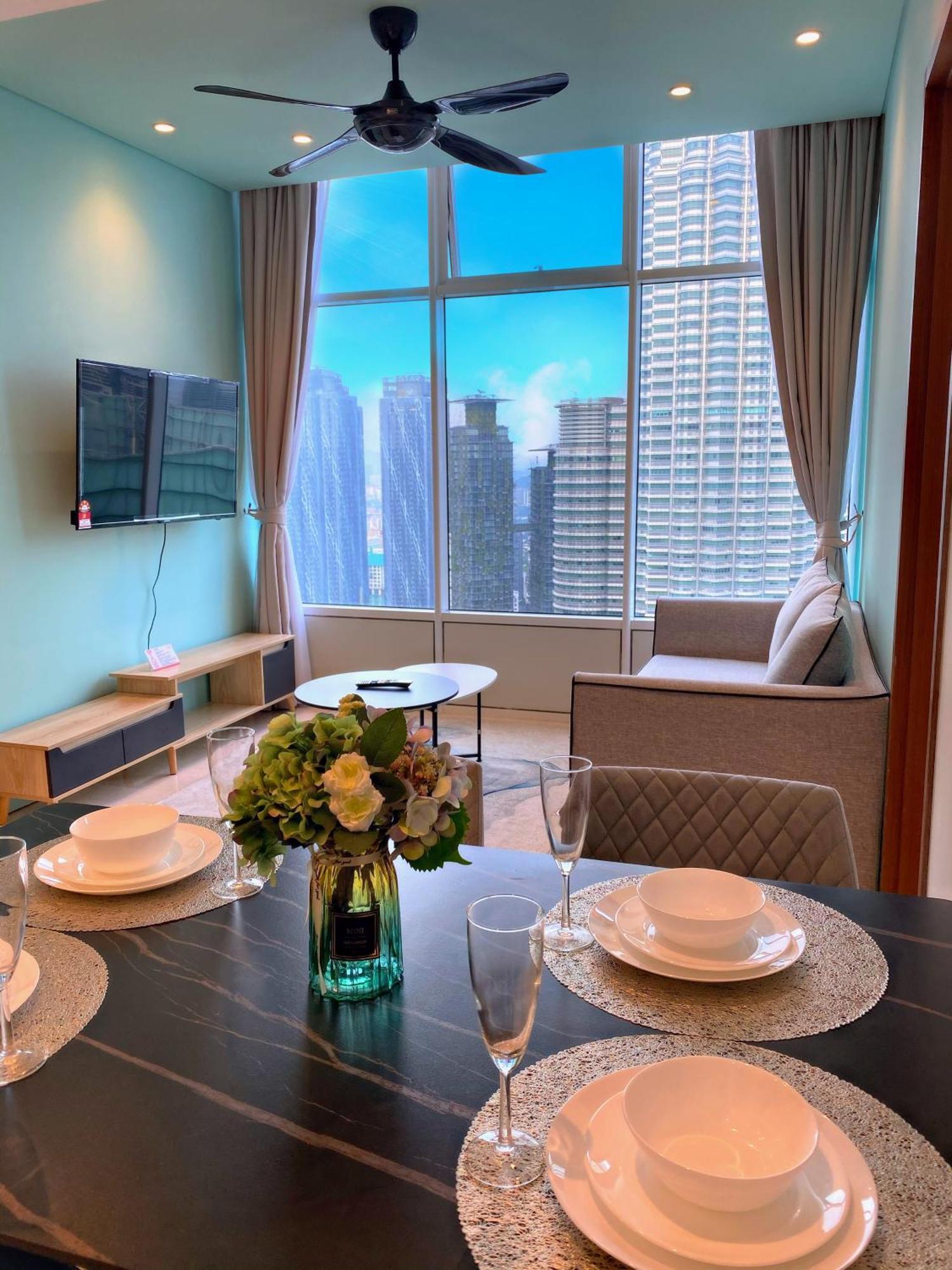 Sky Suites Klcc By Home Stay Куала-Лумпур Екстер'єр фото